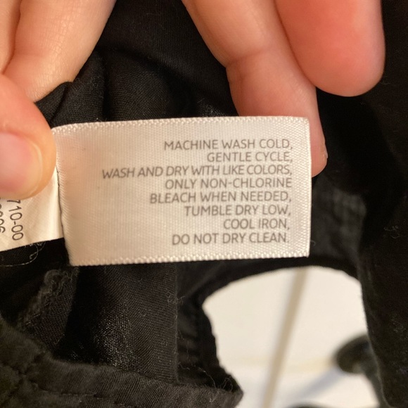 Old Navy Ruffled Sleeveless Top - Picture 4 of 6